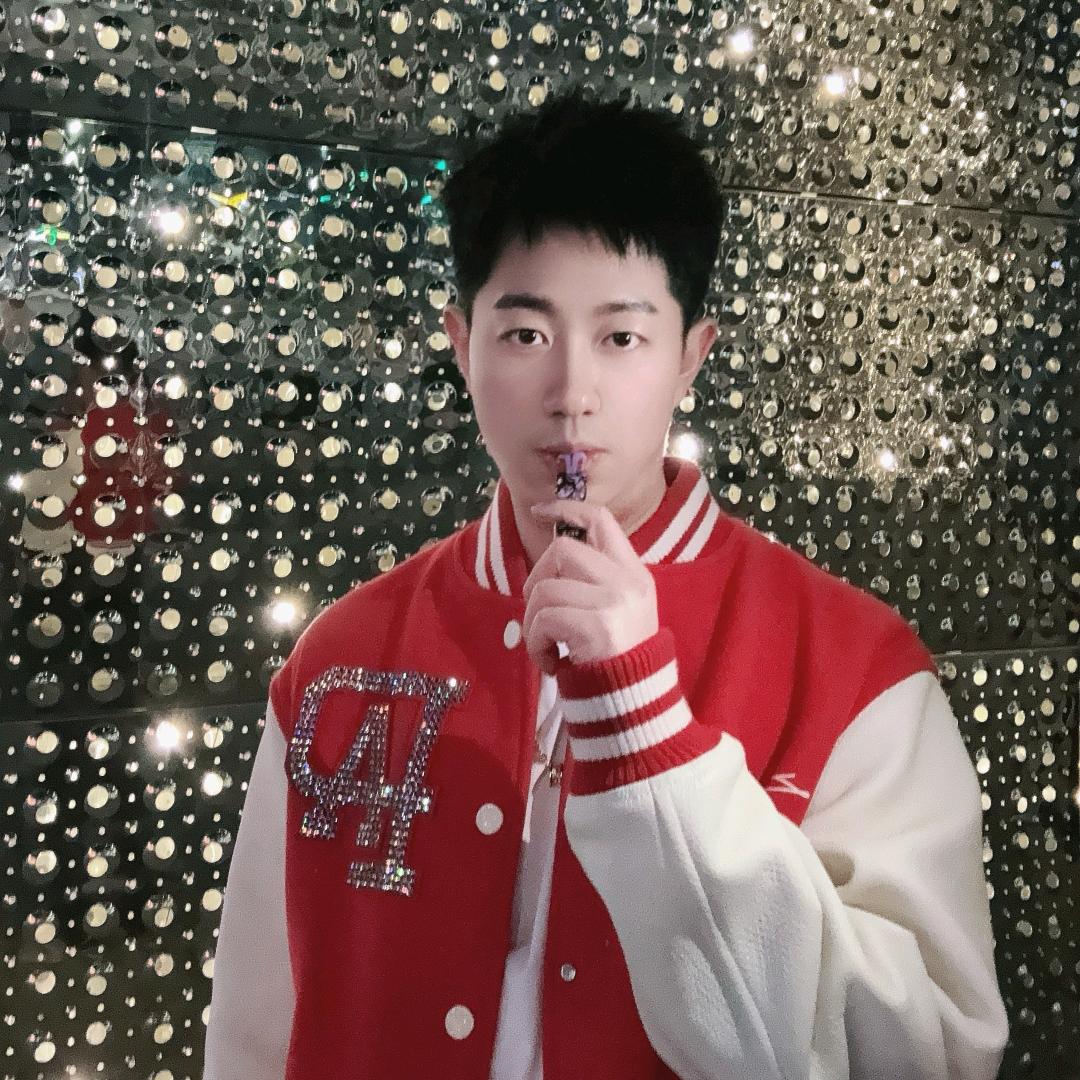zzy~