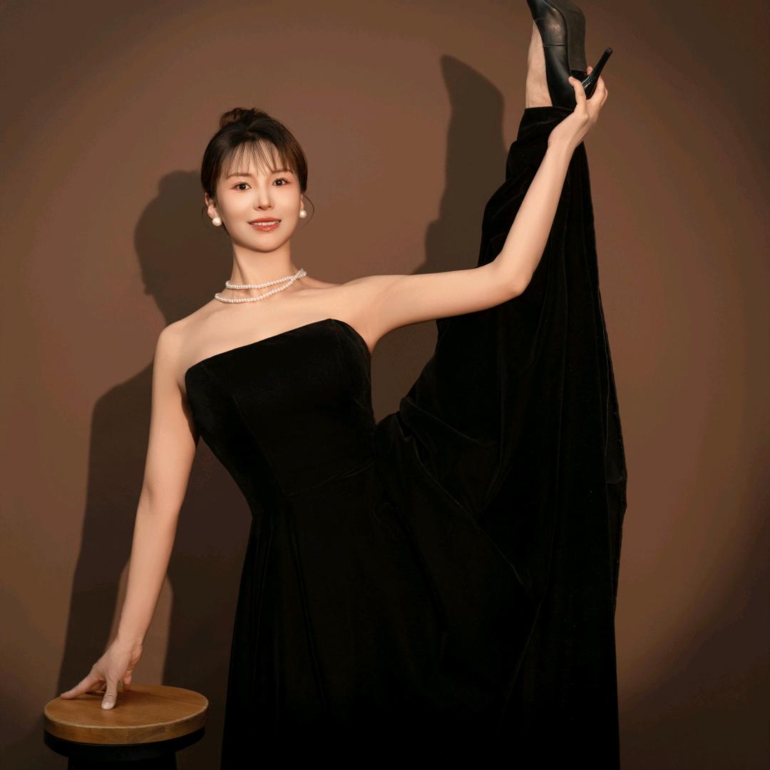 凰舞空中舞蹈-静儿