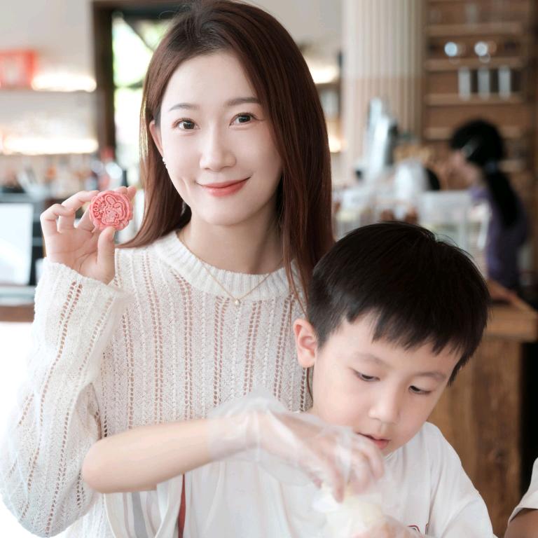 主持人姜姜妈妈@抖音