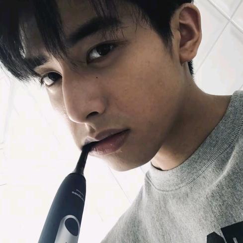 我和她只是朋友