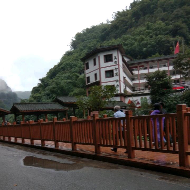 老周.