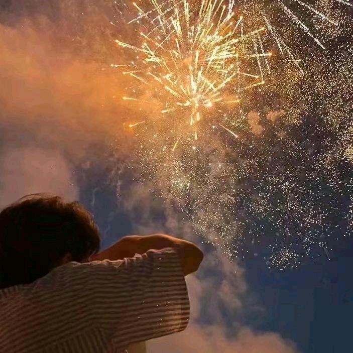 看烟花弥散
