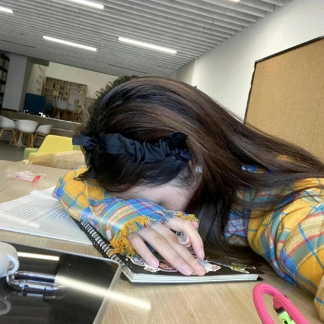 阳光爱笑的女孩