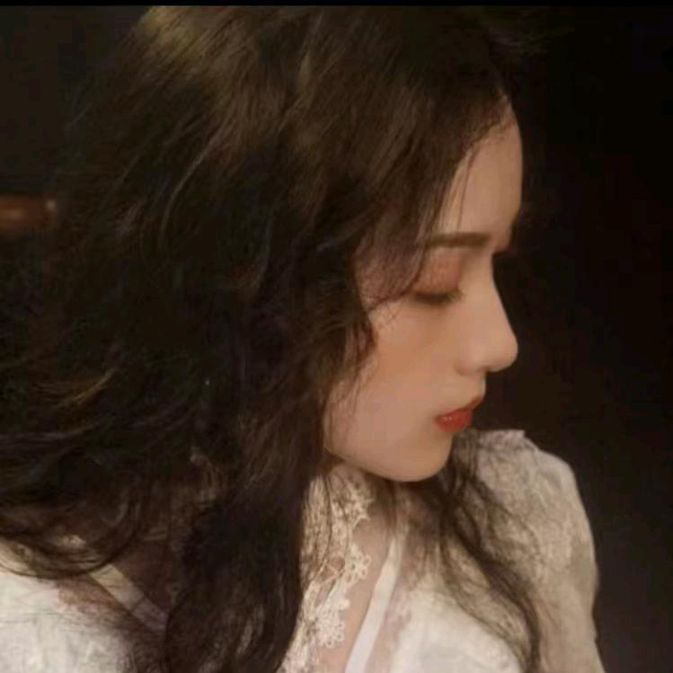 臭女你也配