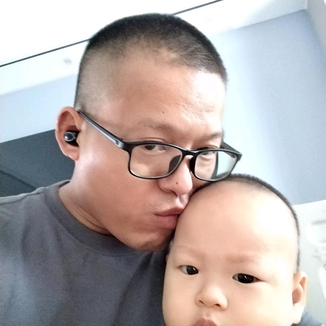 小孩他爸➕江湖人称小孩哥