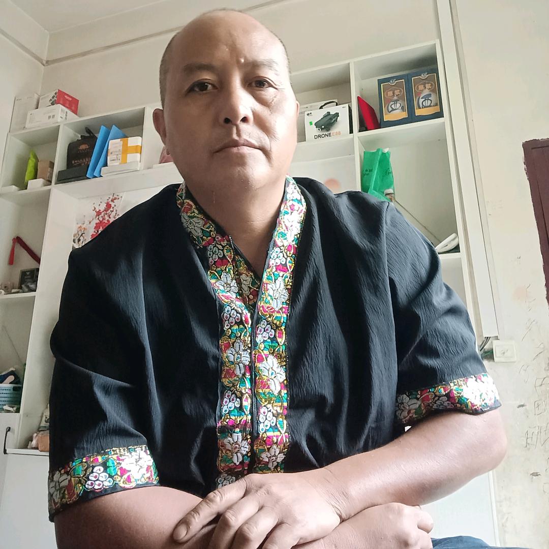 粑粑老者