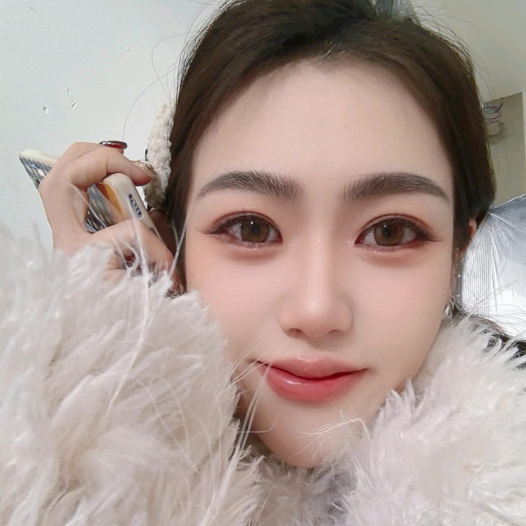 D.🩷🧡💛💚❤🩵💙💜💗