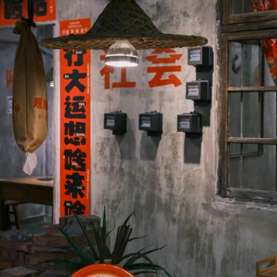 青岛绘美时尚餐饮复古墙面做旧