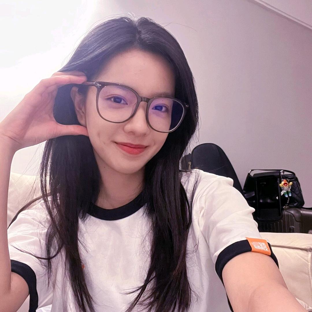 绾茶雪雾ᵂᴸ⁷⁷