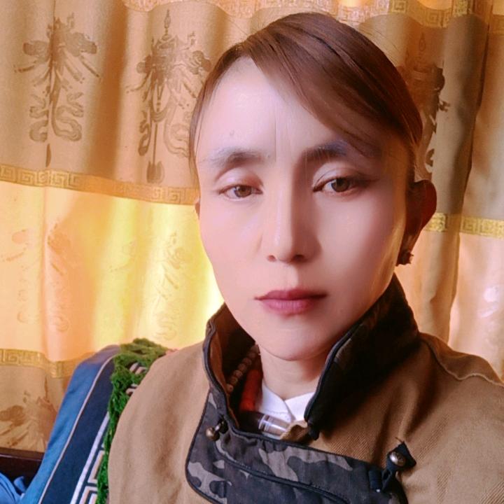 雅砻布姆😃😘