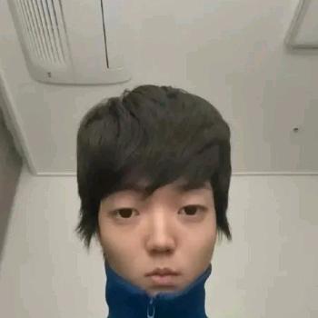 伤心的黑色行李箱429