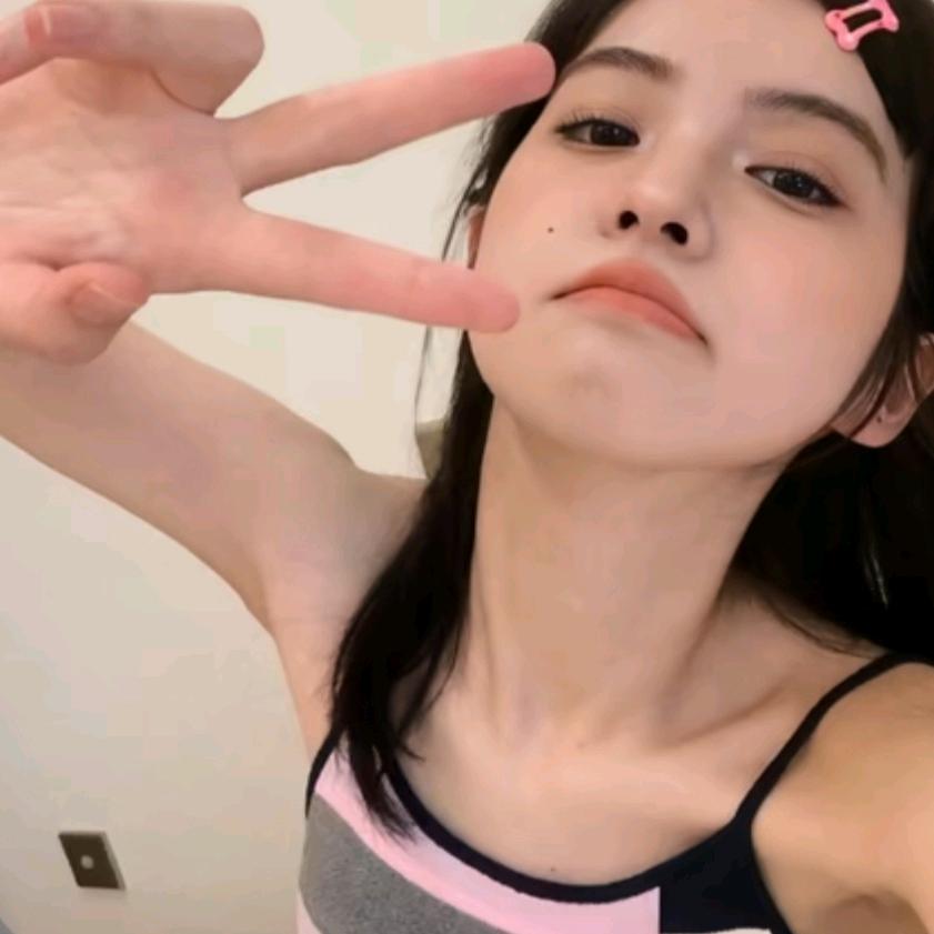 美女也会ᵉᵐᵒ