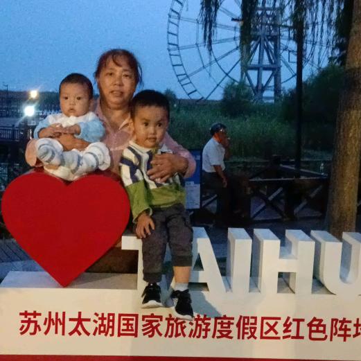 两个宝贝的姥姥