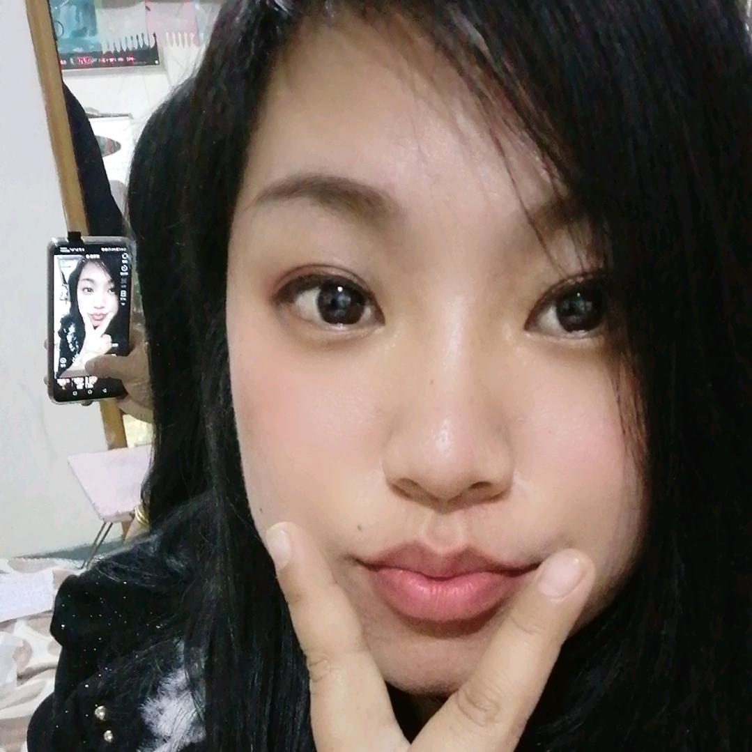 莹莹.