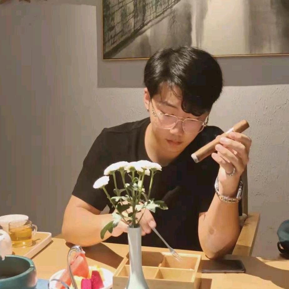 裕辉聊茄.