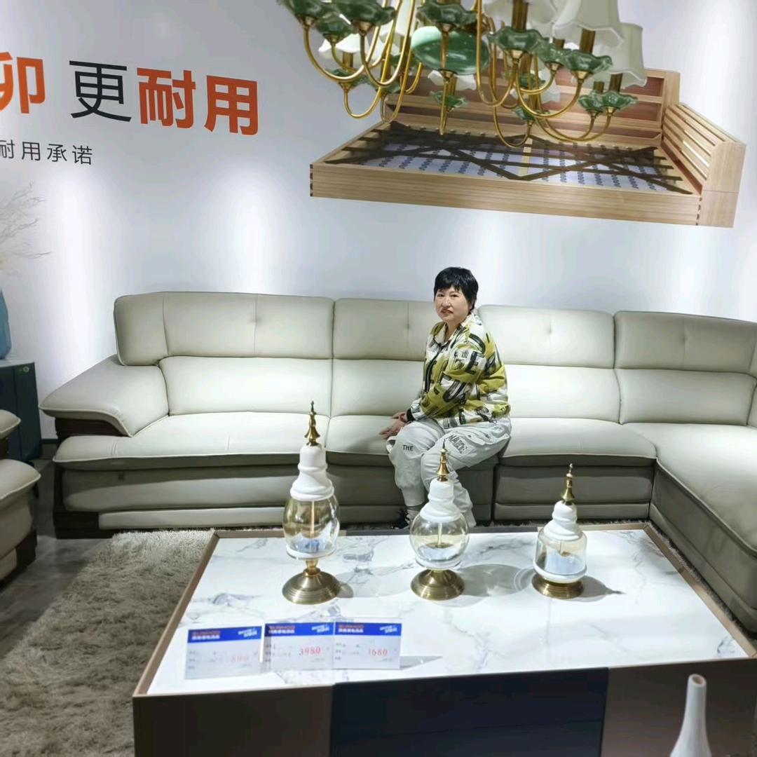 铜仁卖家具的老大姐