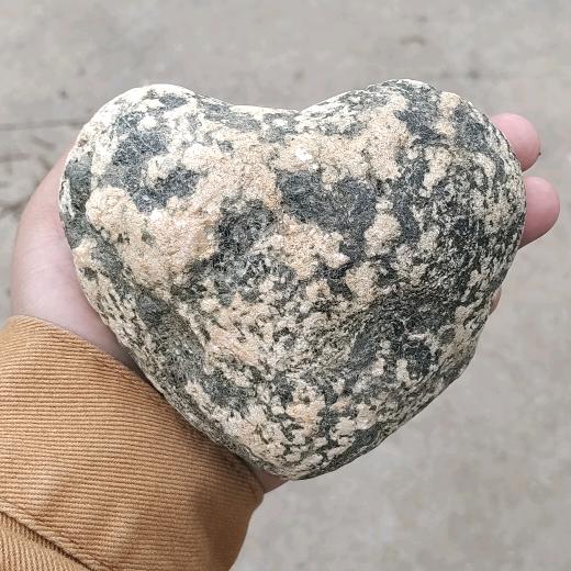 泰山小石头