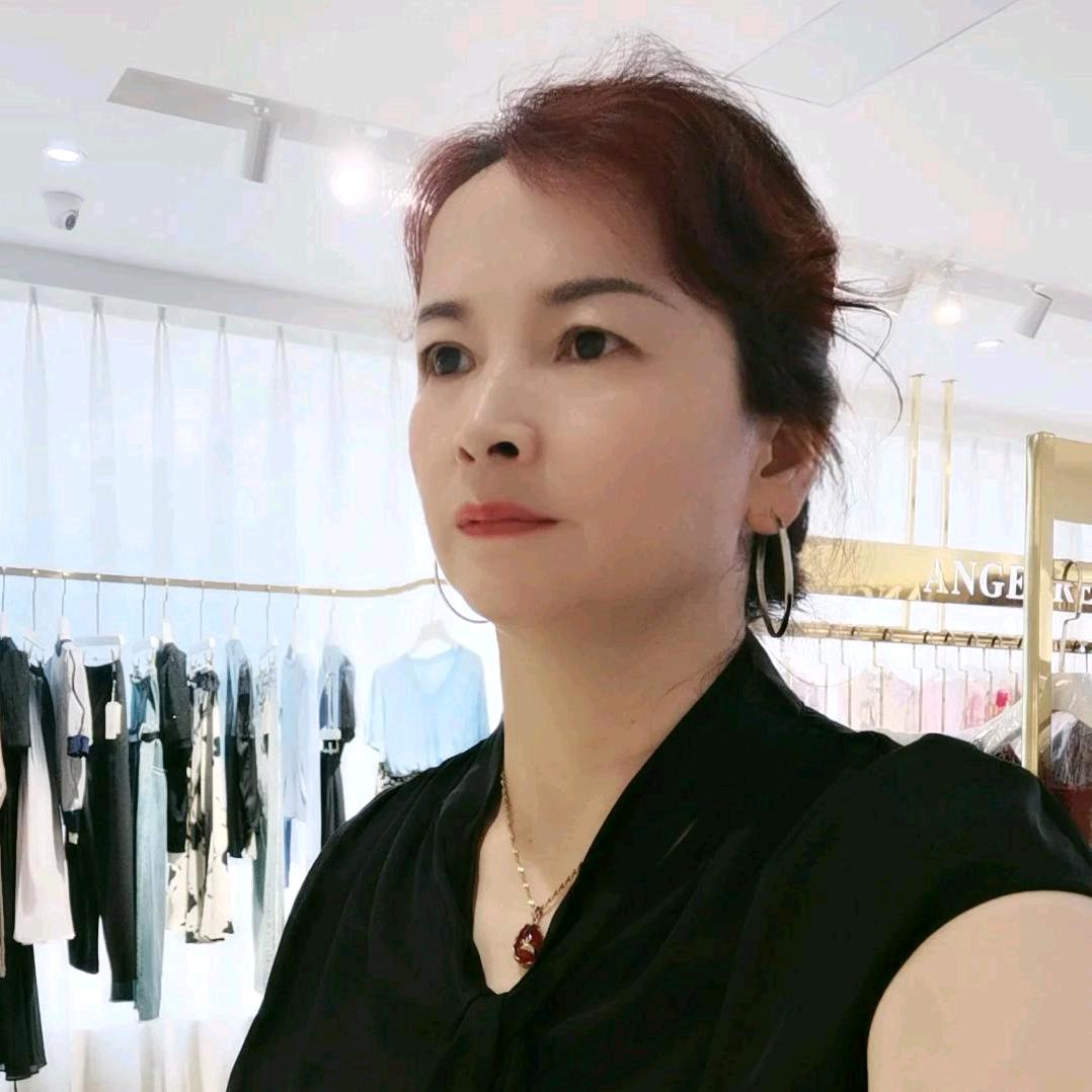 云烟溪雪🎤（晚开播唱歌🌹）