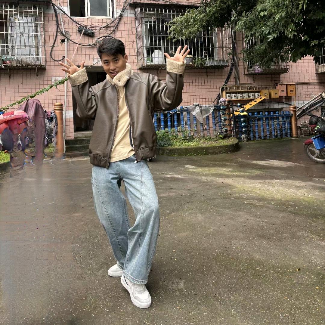 魏了爱