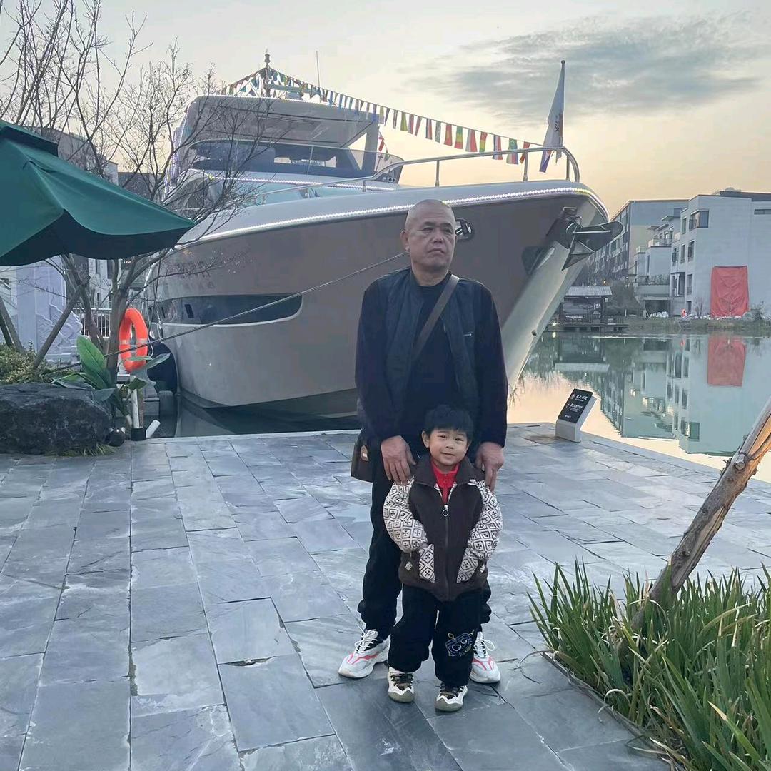 用户2913495667858不正就歪