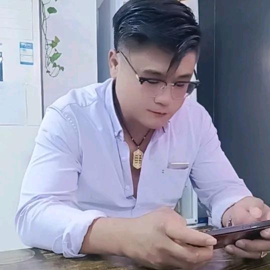 岁月不饶人，简简单单，没心没肺的人，