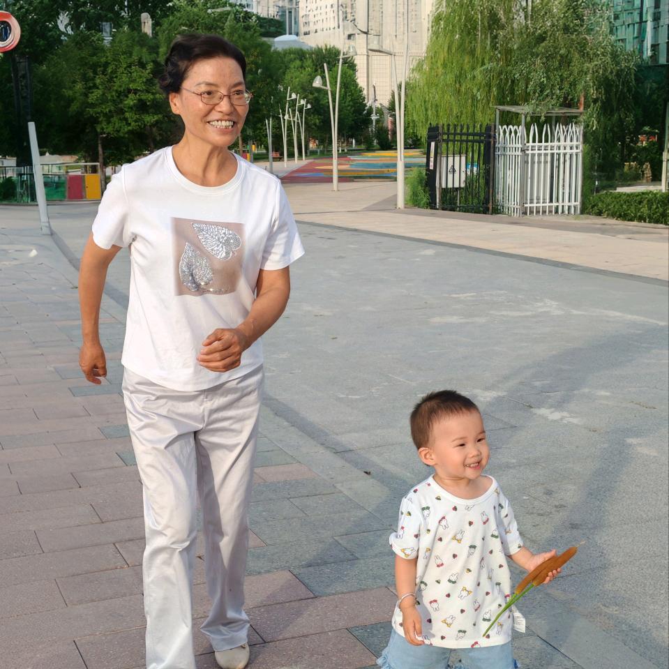 与花同在(闫玉凤)