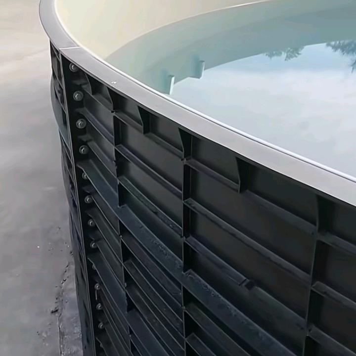 汪洋中的一条船