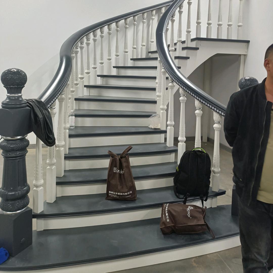 铭豪高端铝艺楼梯护栏