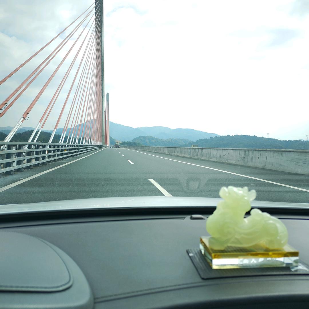 唯 爱与梦想不可辜负。