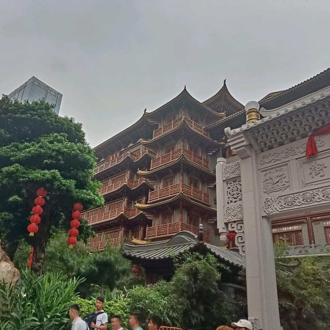 闫荣