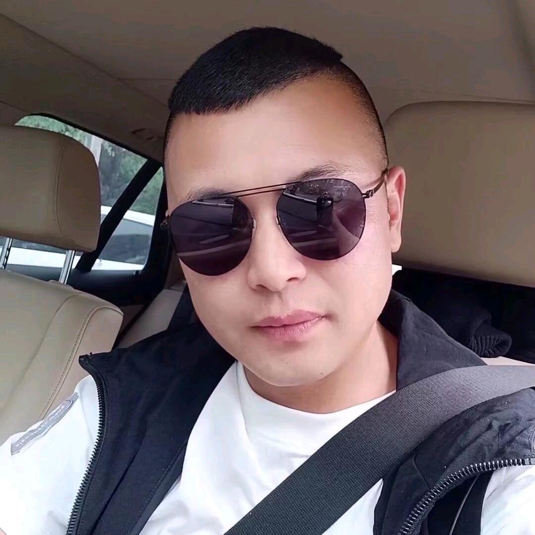 唐忠杰歌舞团！