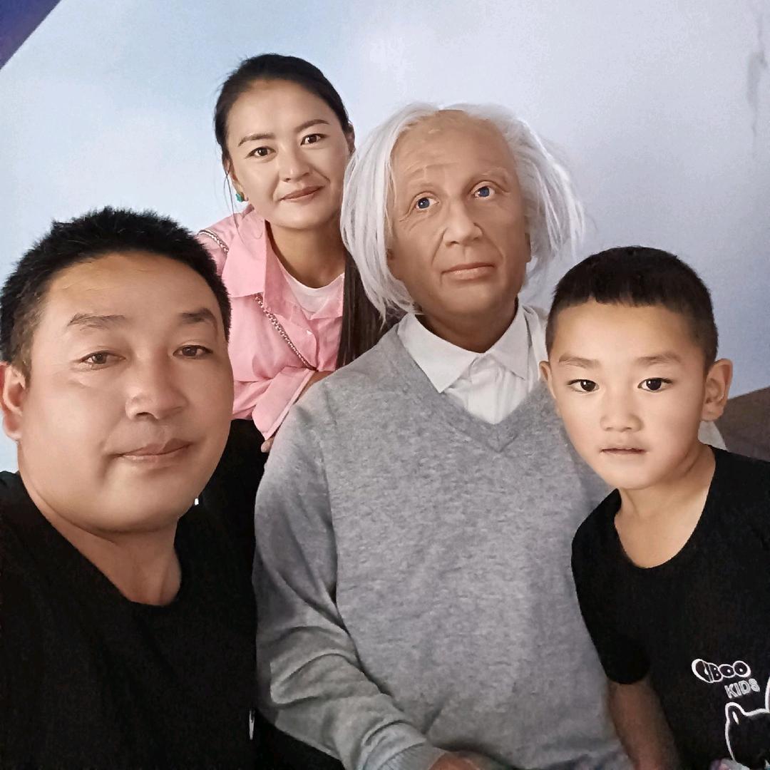 嘉绒女孩