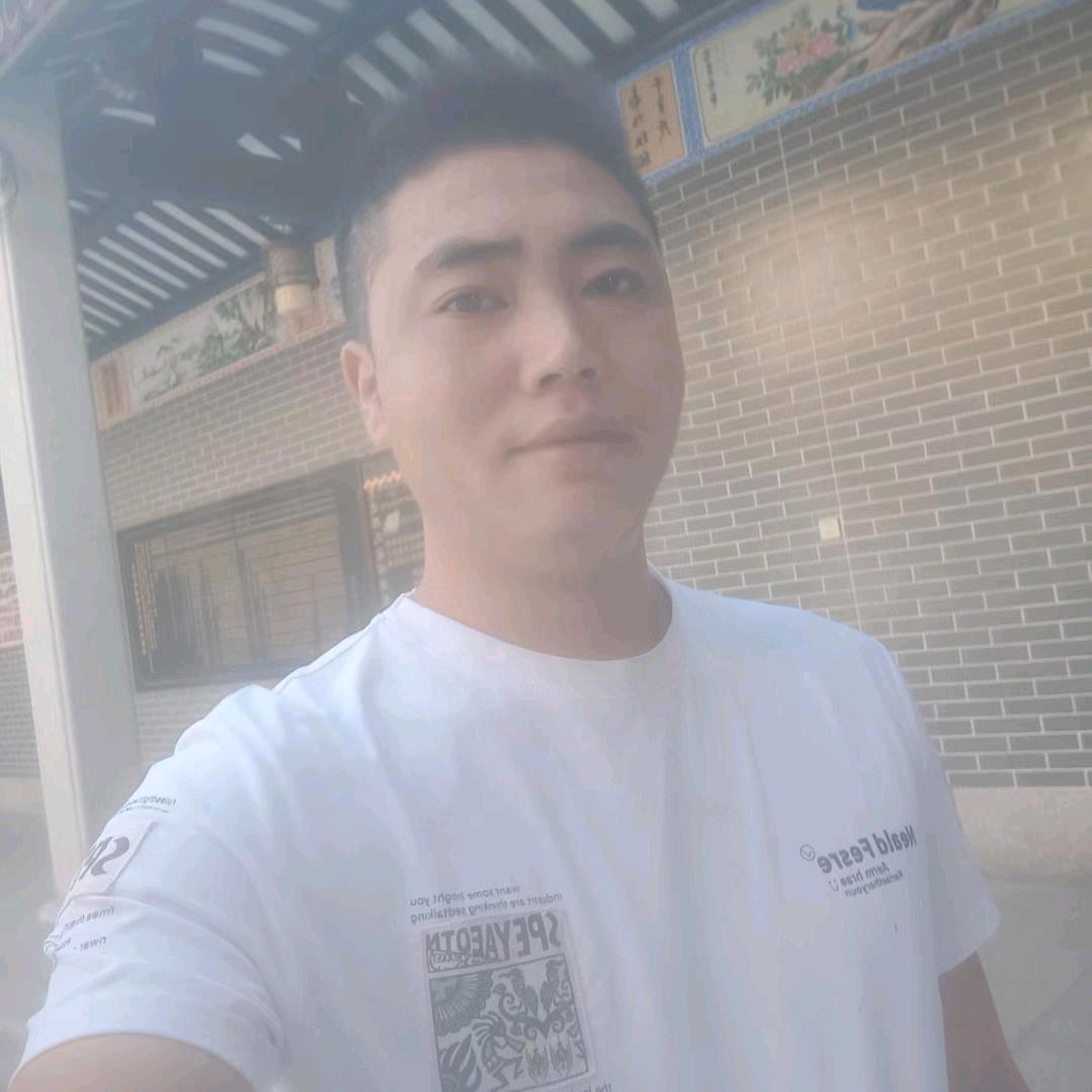 默默看着