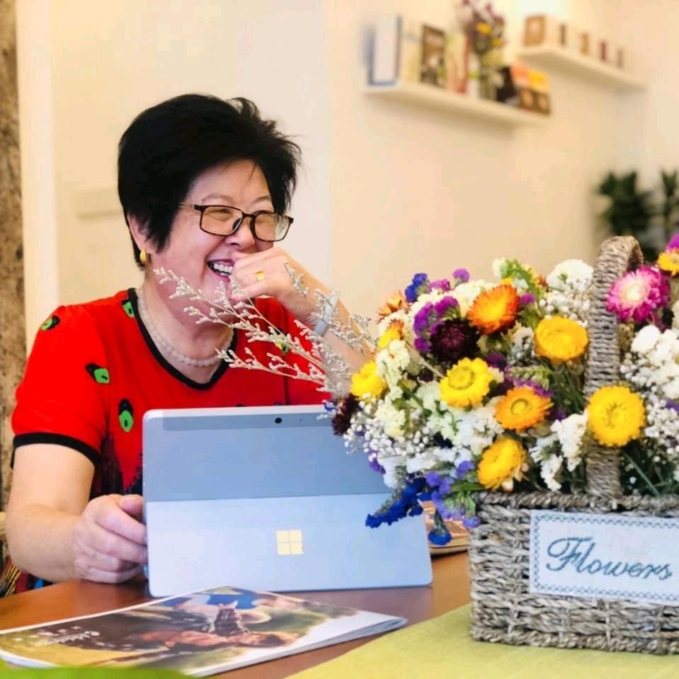 刘大姐正晚上9点38分直播）