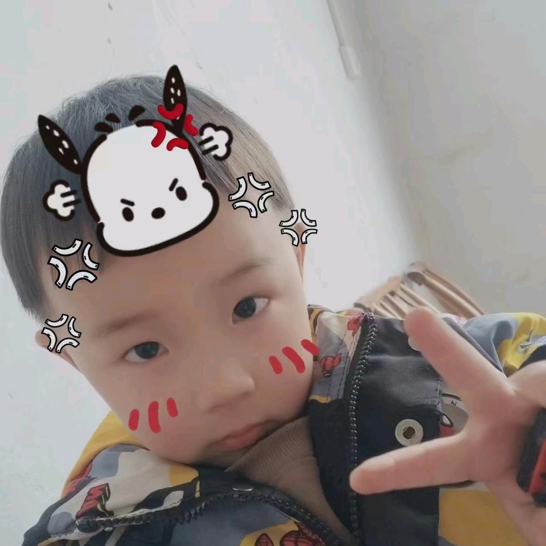 小伙子长得挺忐忑