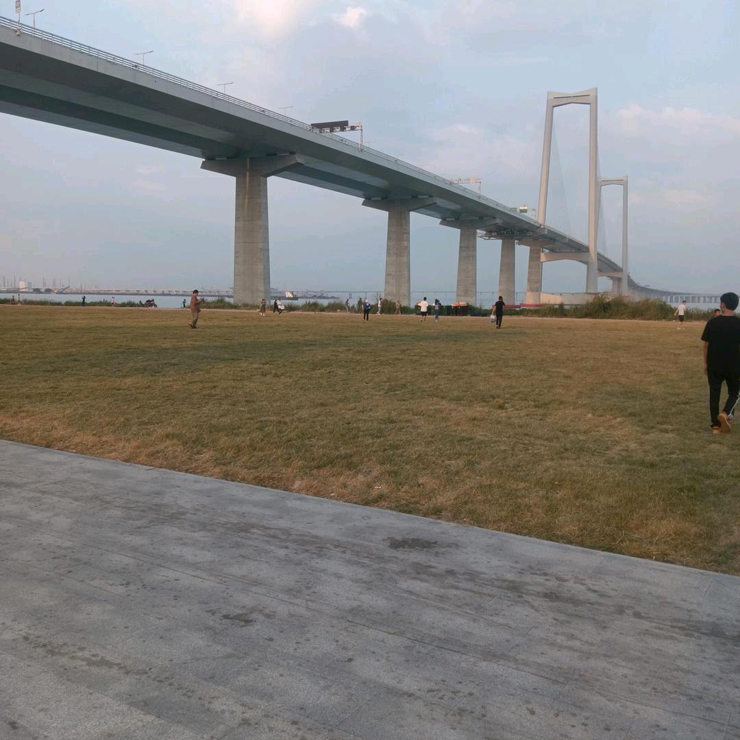 一马平川