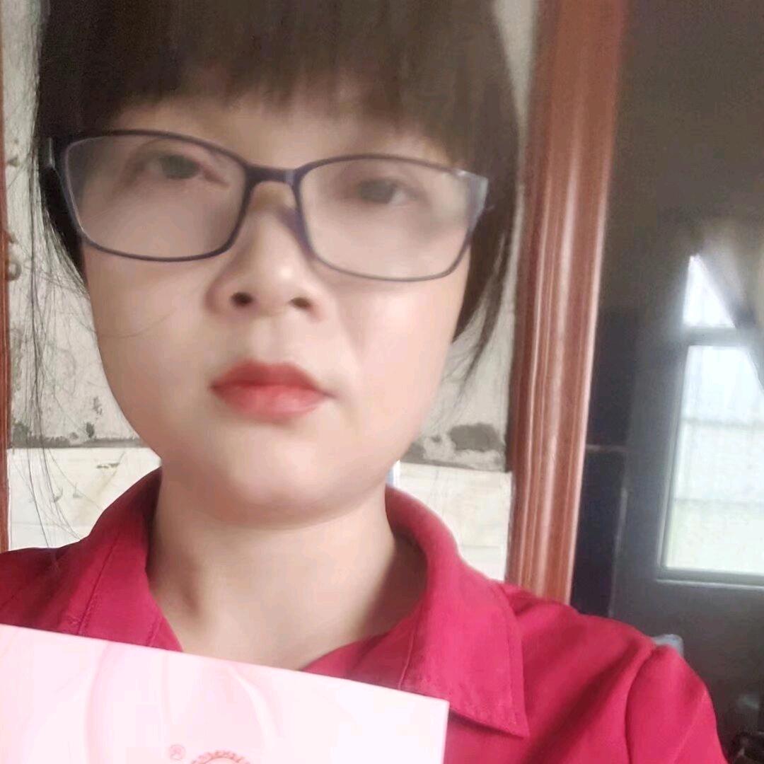 在清湖开制衣厂的陈小姐头像