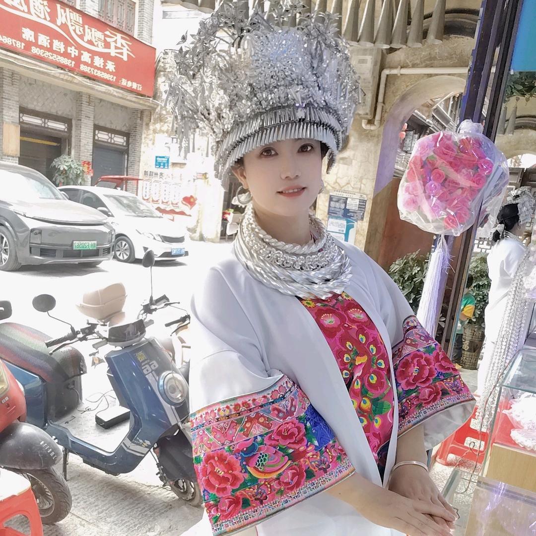 高山里的苗家姑娘慕雨💋💋💋👣👣