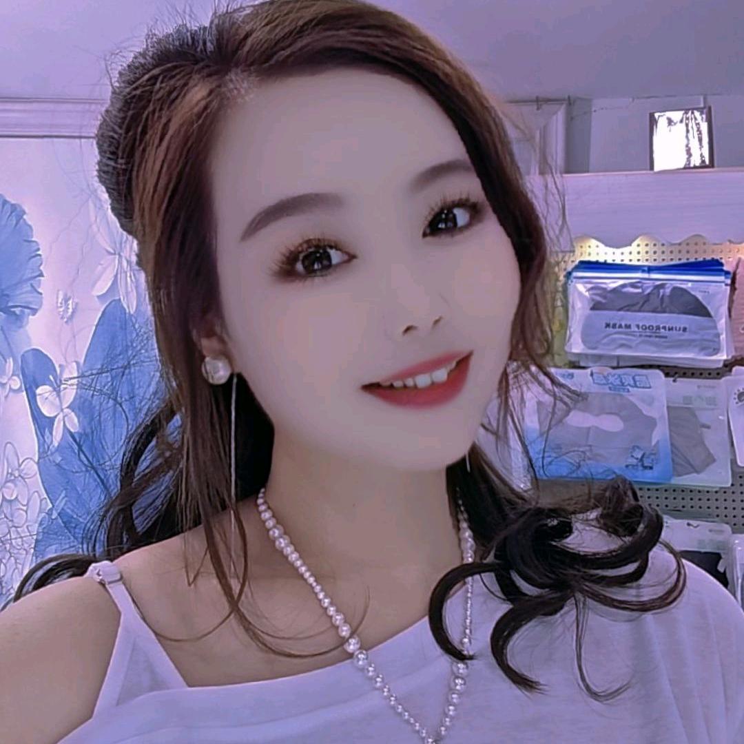 飞云  七彩阁包包饰品店