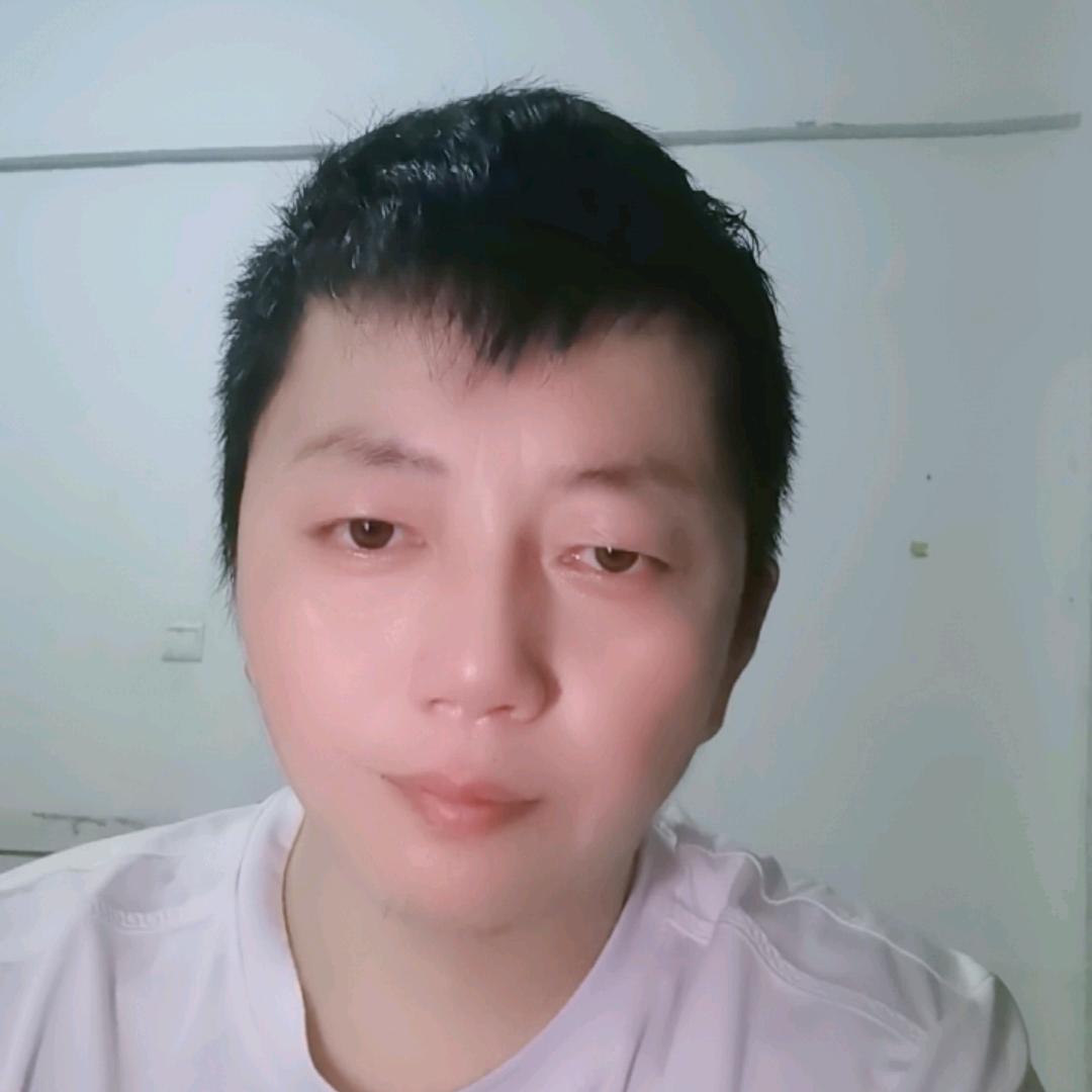 爱唱歌的老男孩。每晚7:30开播。