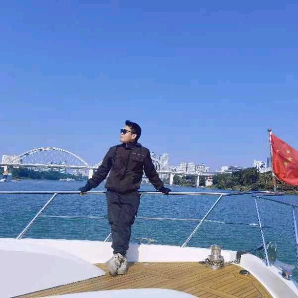 不是超人也会飞