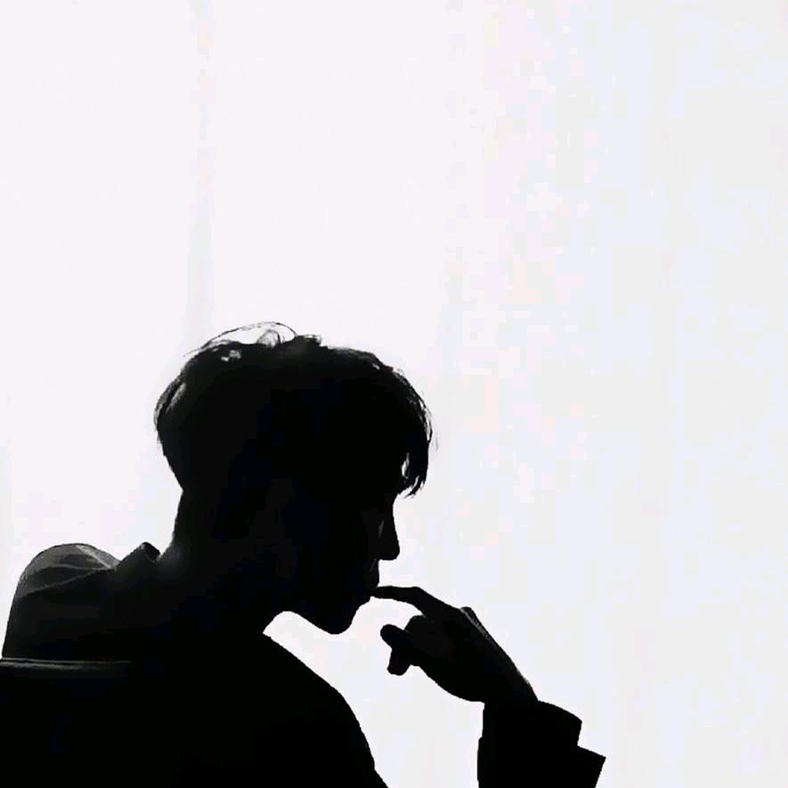 👑无厘头🍸👂💋👀