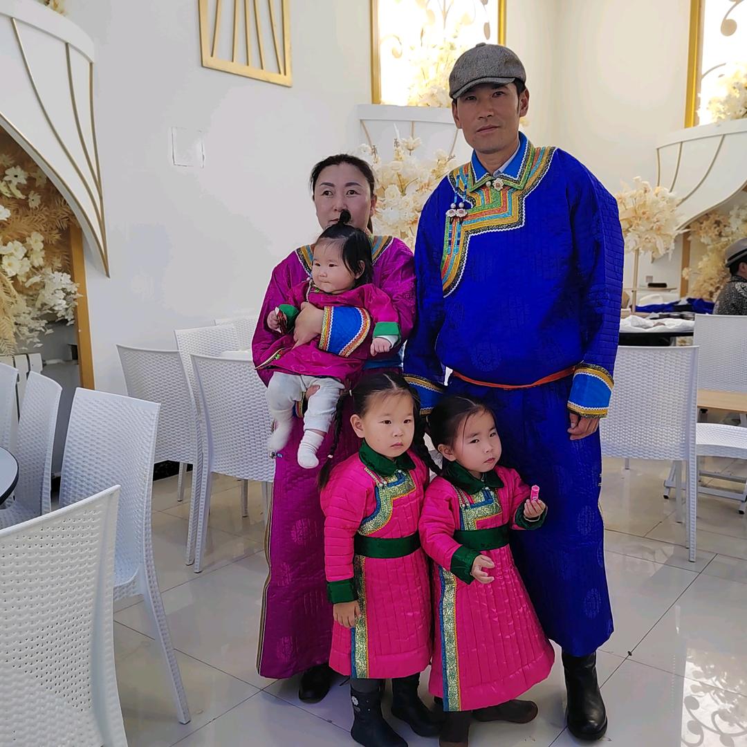 тулгуур（万里逍骑）