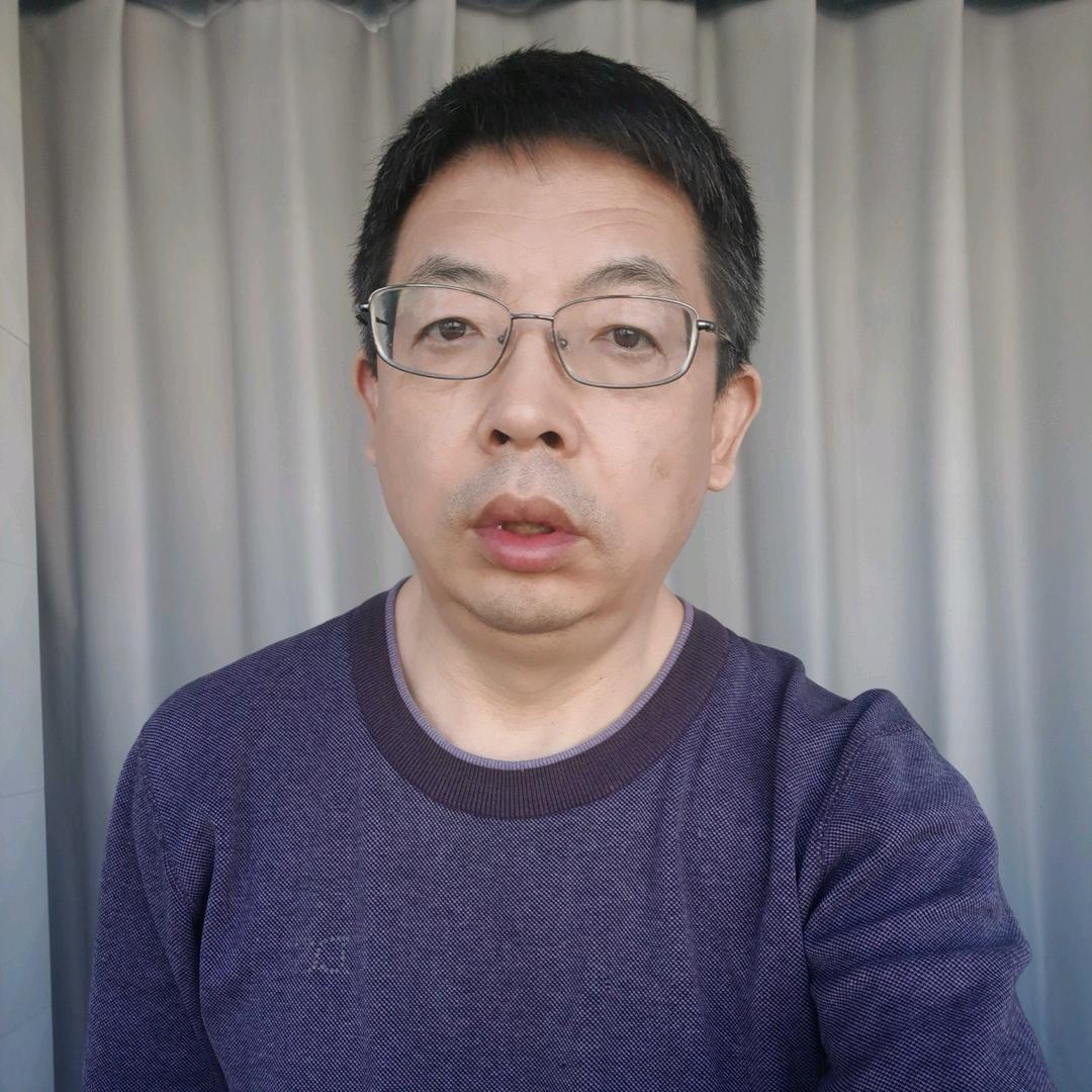 大彬爱唱歌
