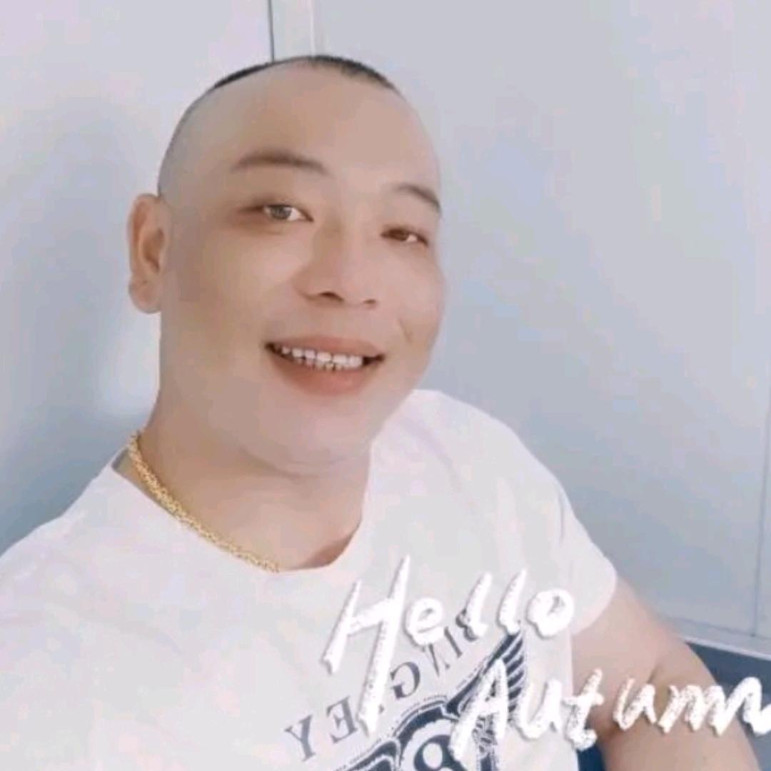 江陌：