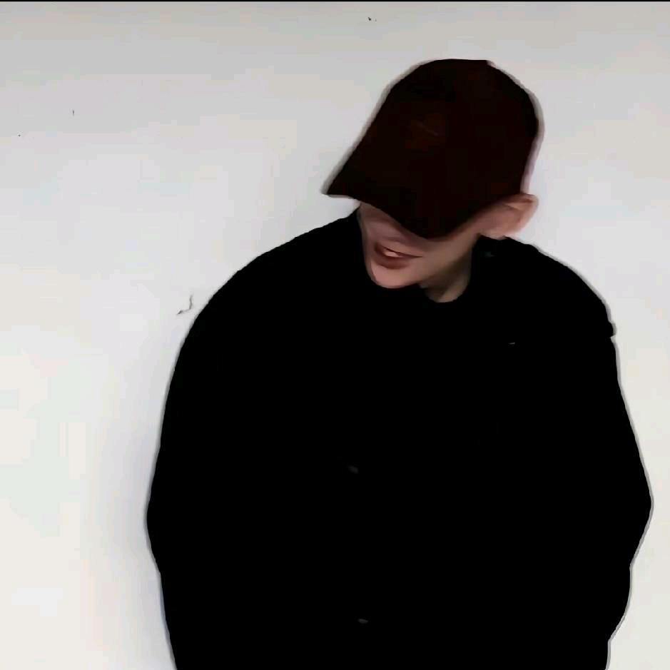 蓝   桉