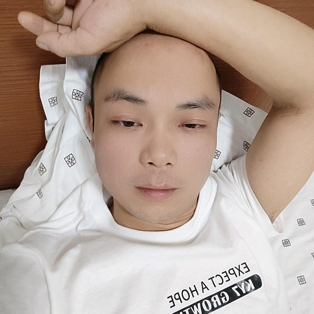 广西单身光头大叔