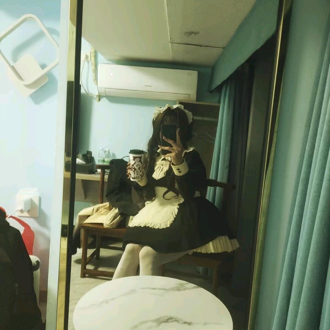 若曦(˵¯͒〰¯͒˵)