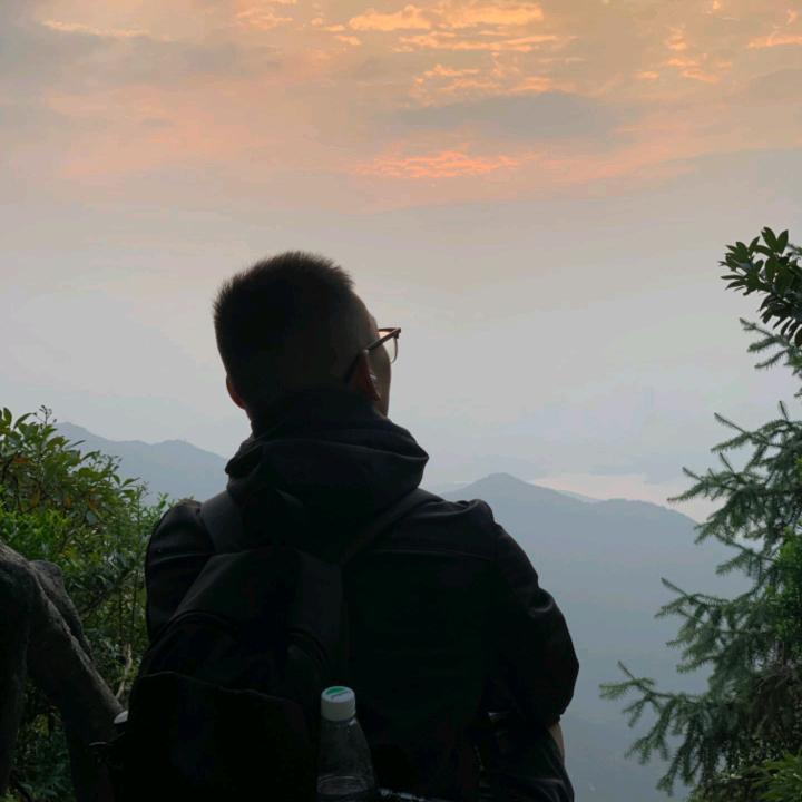 叼着棒棒糖拽天下