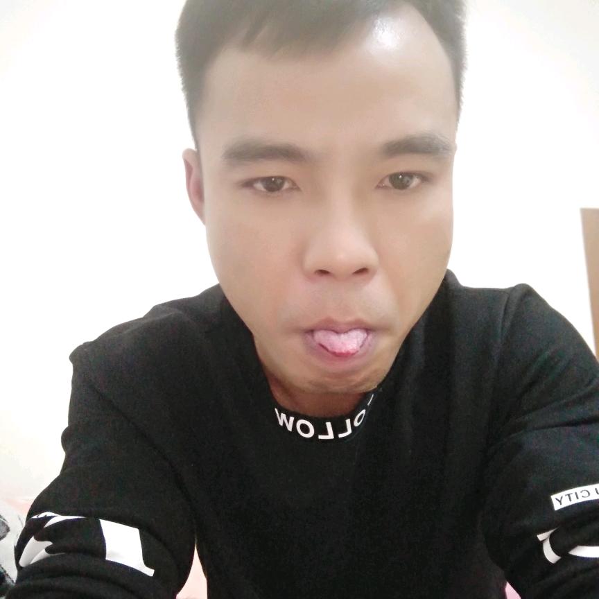 做沙发的小哥哥